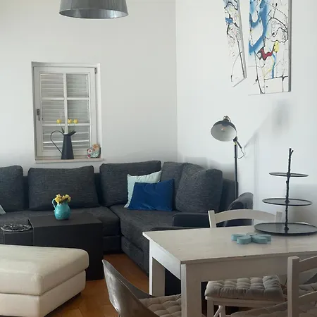Appartamento Avino Zara
